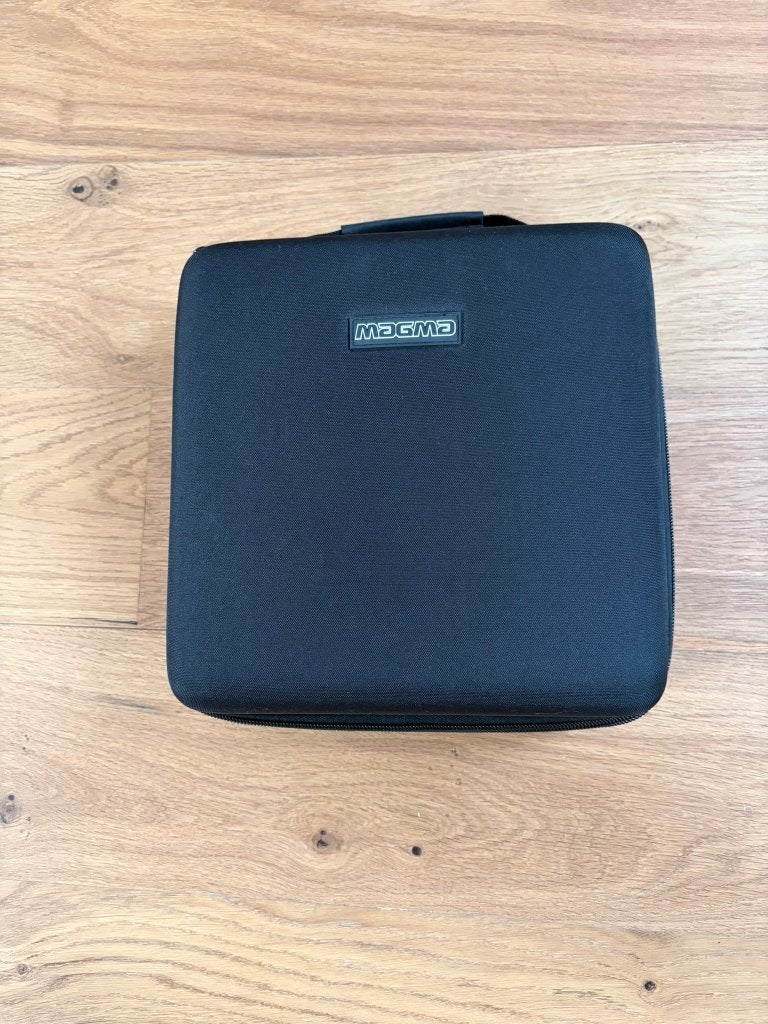 MPC SLECHTS ÉÉN HOESJE, Muziek en Instrumenten, Ophalen of Verzenden, Zo goed als nieuw