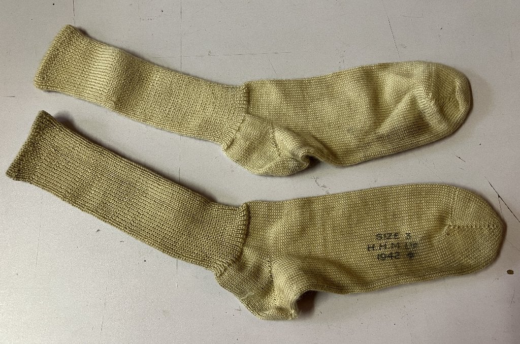 WO2 - PAAR SOKKEN - BRITISH ARMY - 1942 - SIZE 3, Enlèvement ou Envoi, Autres, Vêtements ou Chaussures