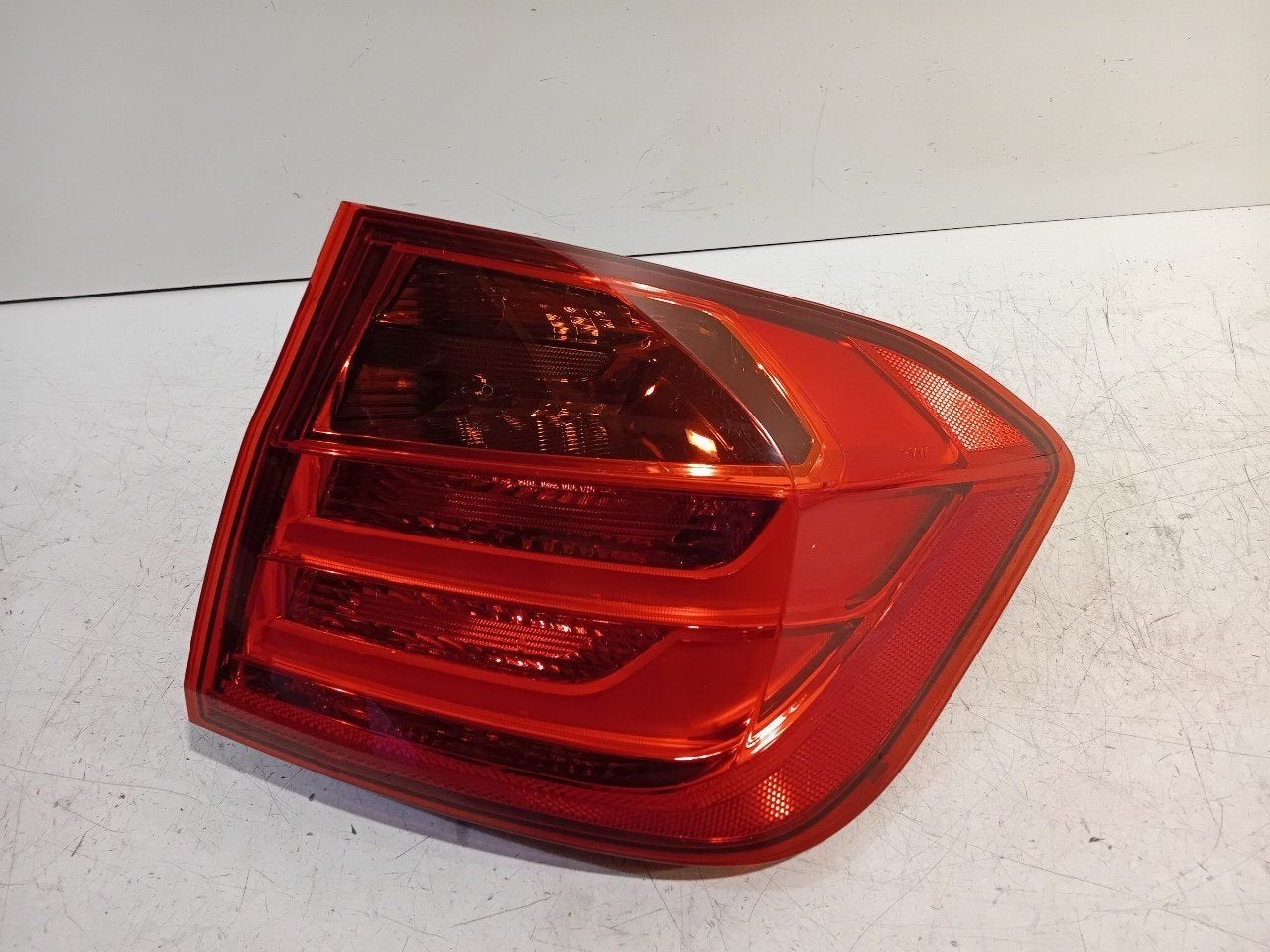 Achterlicht carrosserie rechts BMW 3 serie, Onderdelen@venauto.nl, Van der Ven Autorecycling B.V., Gebruikt, Ettenseweg 76, 4706 PB Roosendaal, The Netherlands