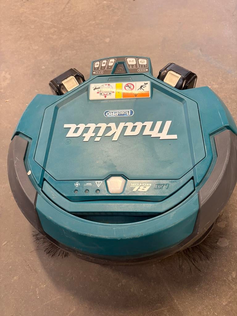 Aspirateur robot MAKITA 18v, Electroménager, Enlèvement, Utilisé, Aspirateur