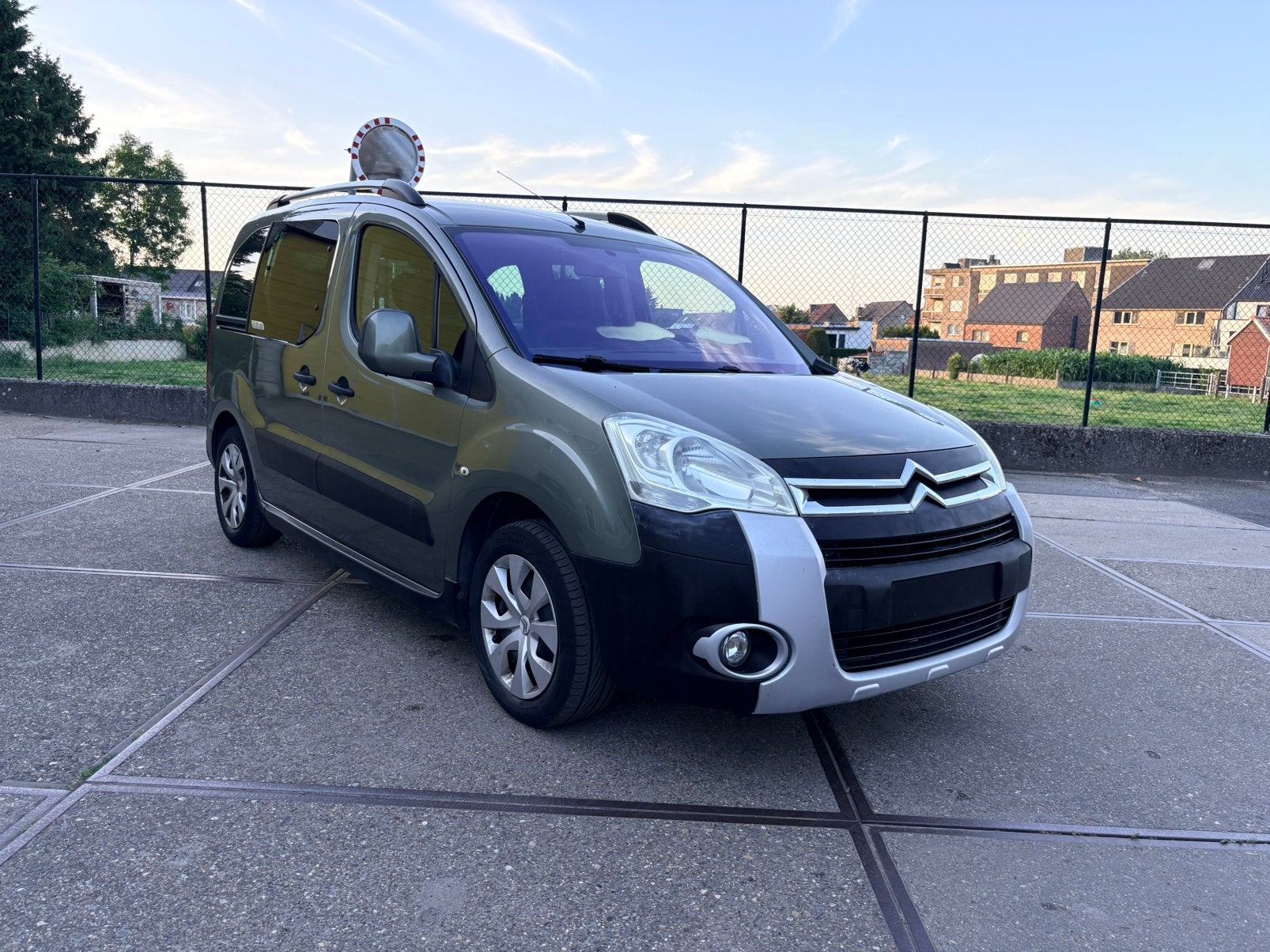 CITROËN BERLINGO XTR 1.6HDI 110PK, Autos, Boîte manuelle, Noir, 5 portes, Berlingo