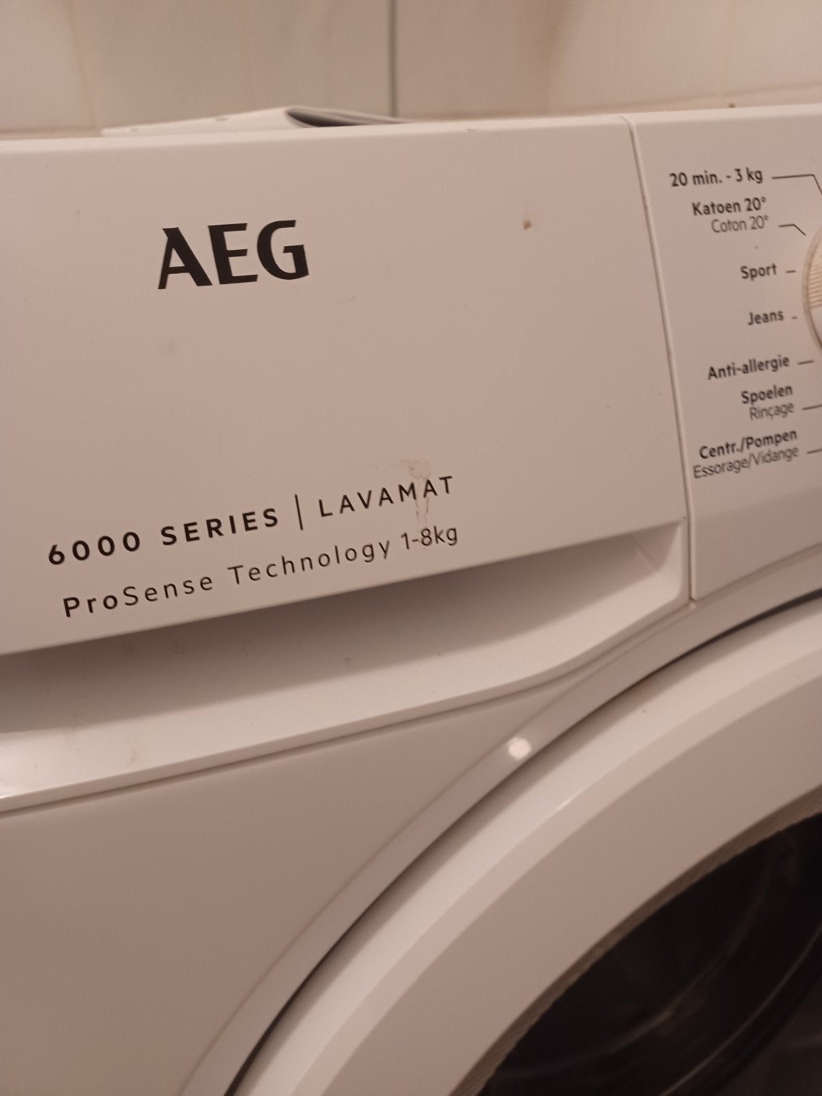 wasmachine AEG 6000 Series, tot 8 kg, Elektronische apparatuur, Ophalen, Zo goed als nieuw, Voorlader, 1200 tot 1600 toeren