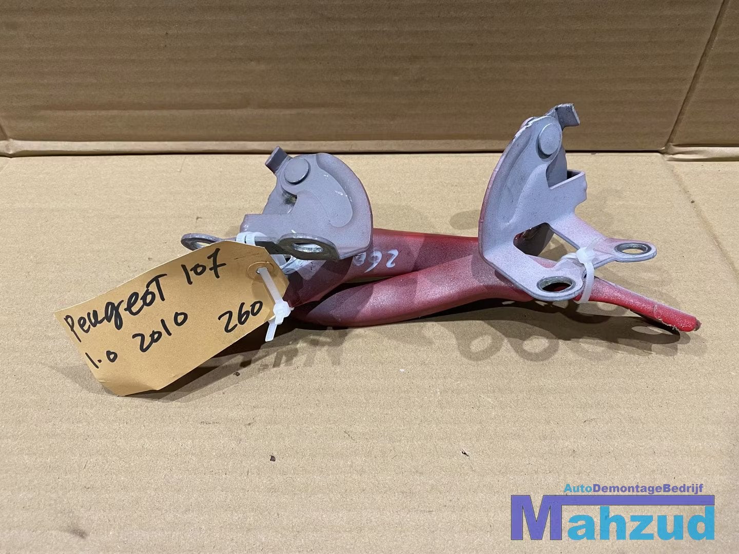 PEUGEOT 107 Motorkap scharnier set 2005-2014, Taurusavenue 1
2132 LS  Hoofddorp, NL, Gebruikt, Contact.group@renault.com, Stellantis N.V.
