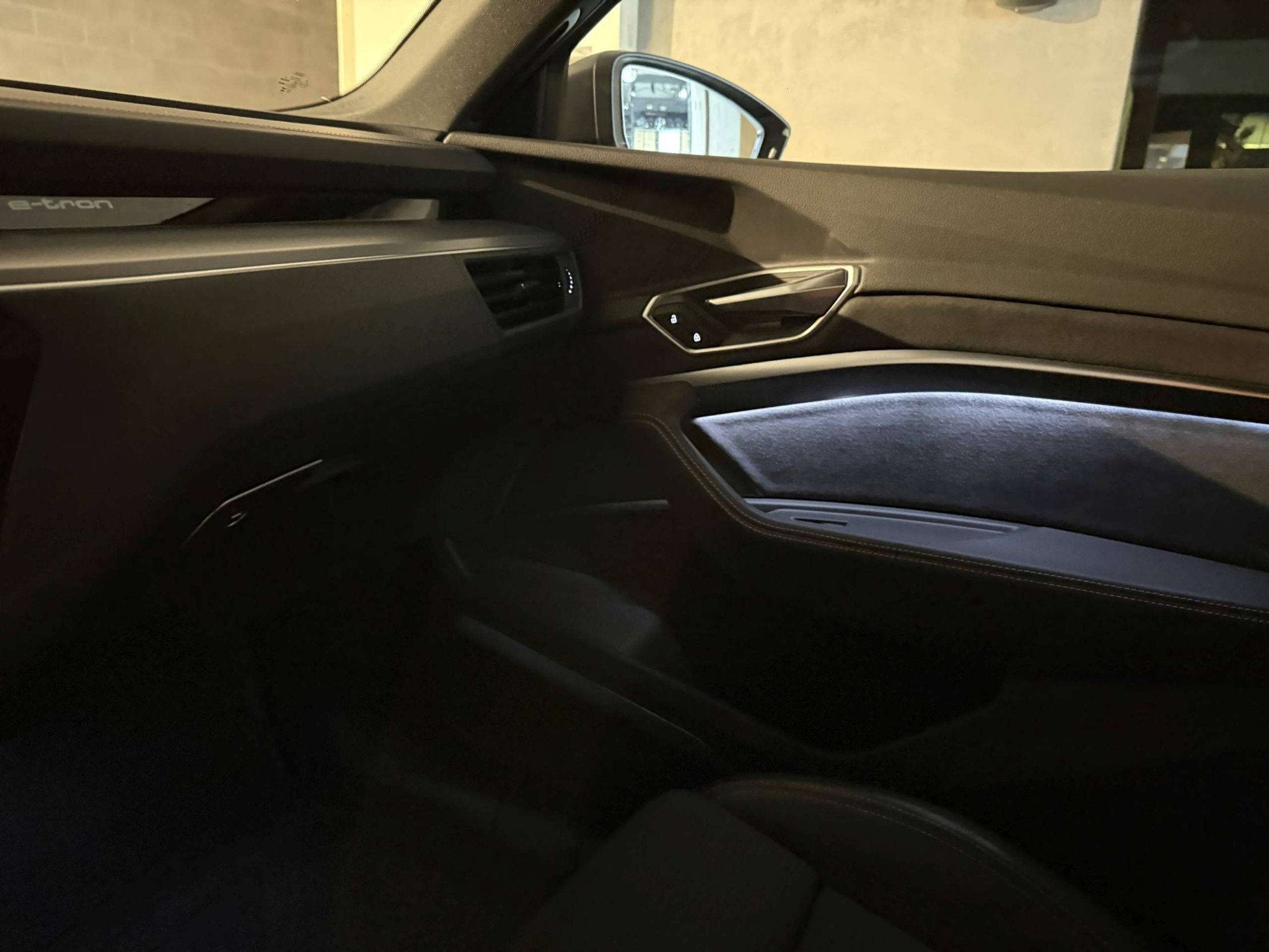 Audi Q8 e-tron 115KWH 55 QUATTRO 408PK * MATRIX * 3X S-LINE, Automaat, Gebruikt, Zwart, Q8 e-tron