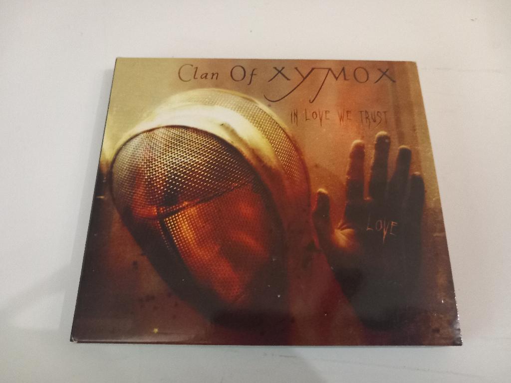 CD Clan Of Xymox In love we trust Goth Gothic Rock New Wave, Cd's en Dvd's, Cd's | Rock, Ophalen of Verzenden, Zo goed als nieuw