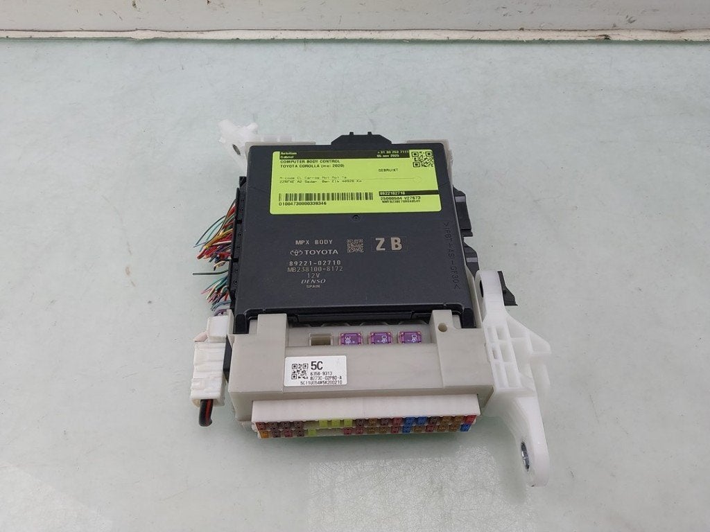 COMPUTER BODY CONTROL Toyota Corolla (E21) (01-2019/-), Gebruikt, Toyota