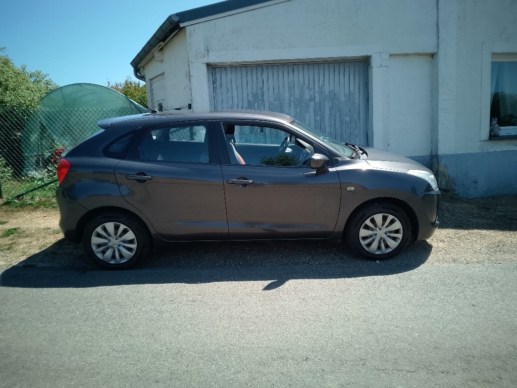 Suzuki baleno 1000 essence, Autos, Suzuki, Argent ou Gris, Achat, 82 kW, 5 portes