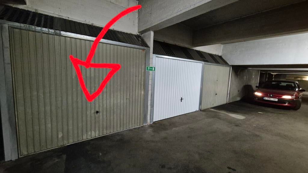Gesloten garage in de kelder, parking -1, Ukkel 1180, Immo