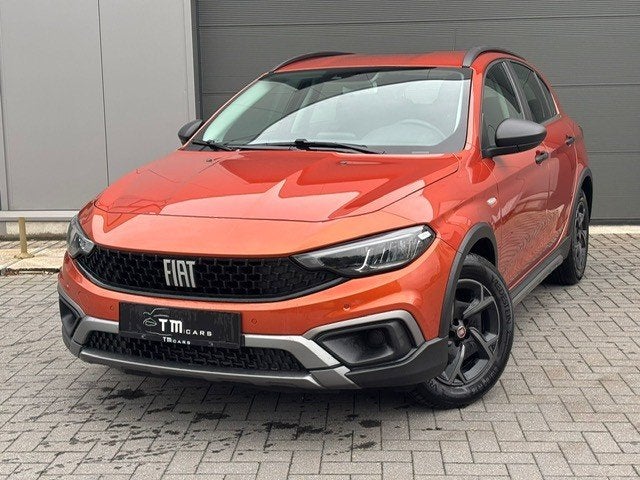 Fiat Tipo Cross benzine, Voorwielaandrijving, Stof, Overige kleuren, 5 deurs