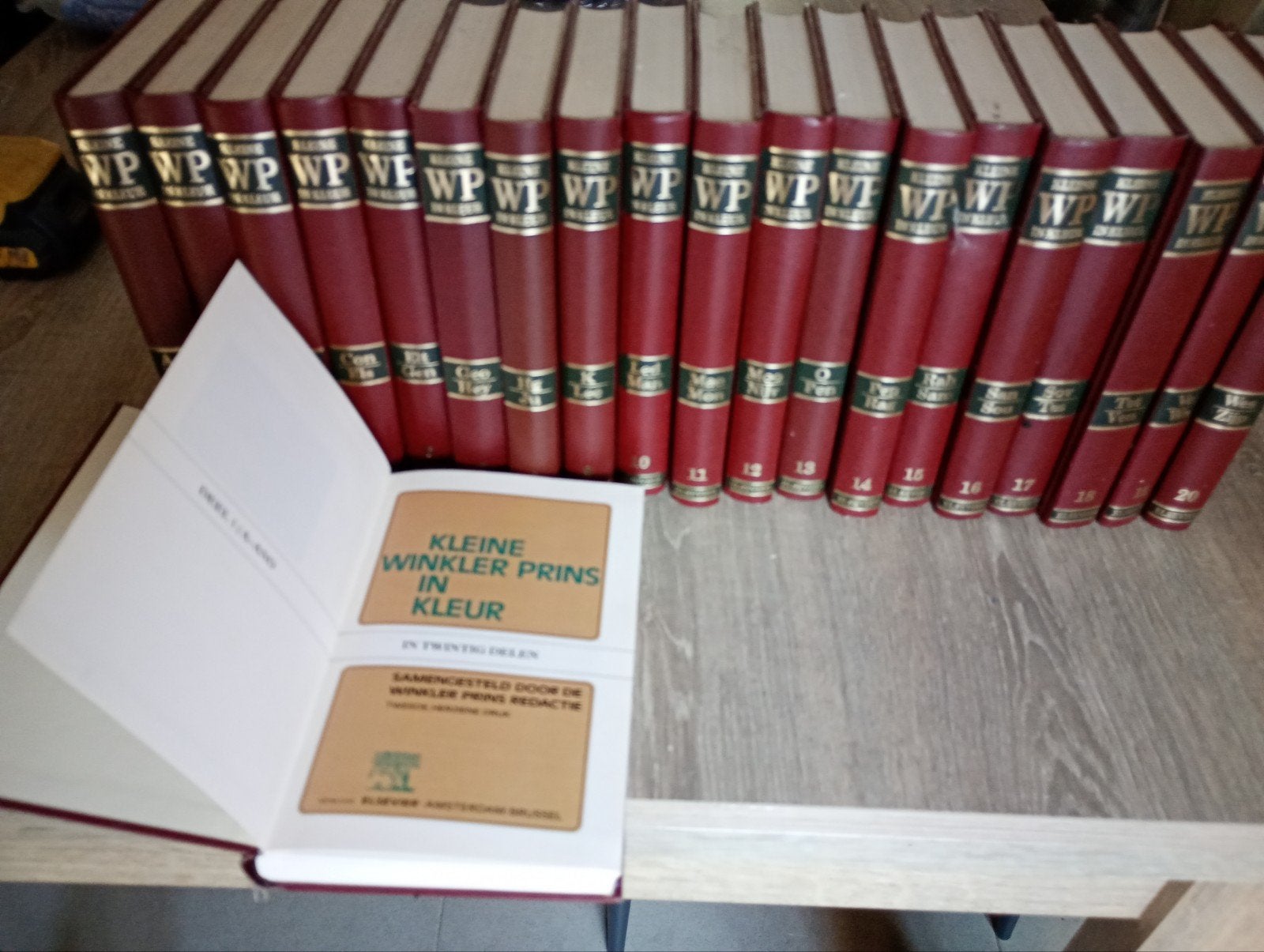 Kleine Winkler Prins encyclopedie, Boeken, Ophalen, Zo goed als nieuw, Algemeen, Complete serie