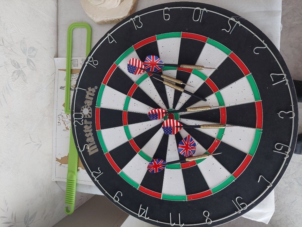 Jeu de fléchettes - dart board, Enlèvement, Comme neuf, Cible de fléchettes avec fléchettes