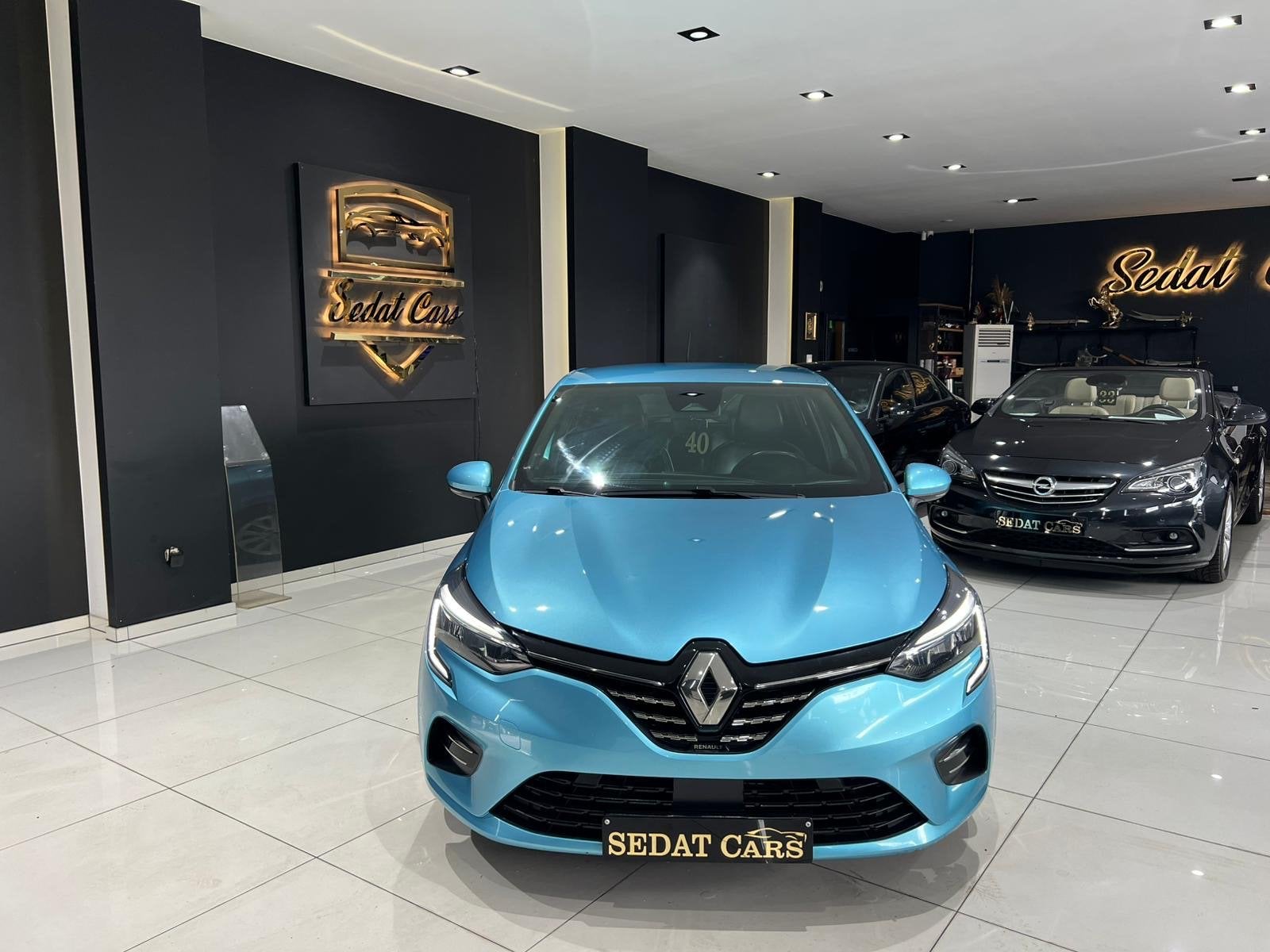 RENAULT CLIO 1.6 E-TECH HYBRID AUTOMAAT, Autos, Achat, Euro 6, Entreprise, Volant multifonction