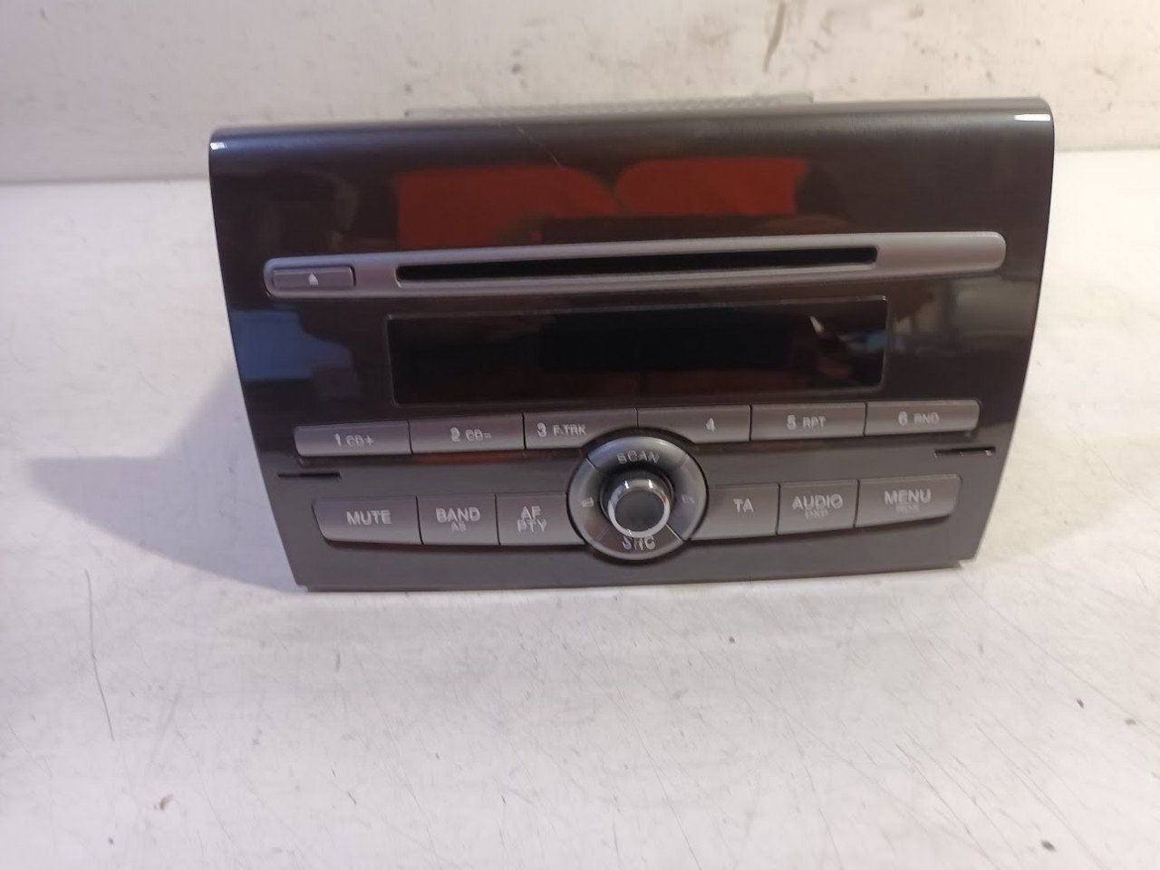 Radio Fiat Bravo, Auto diversen, Autoradio's, Ophalen of Verzenden, Van der Ven Autorecycling B.V., Onderdelen@venauto.nl, Ettenseweg 76, 4706 PB Roosendaal, The Netherlands
