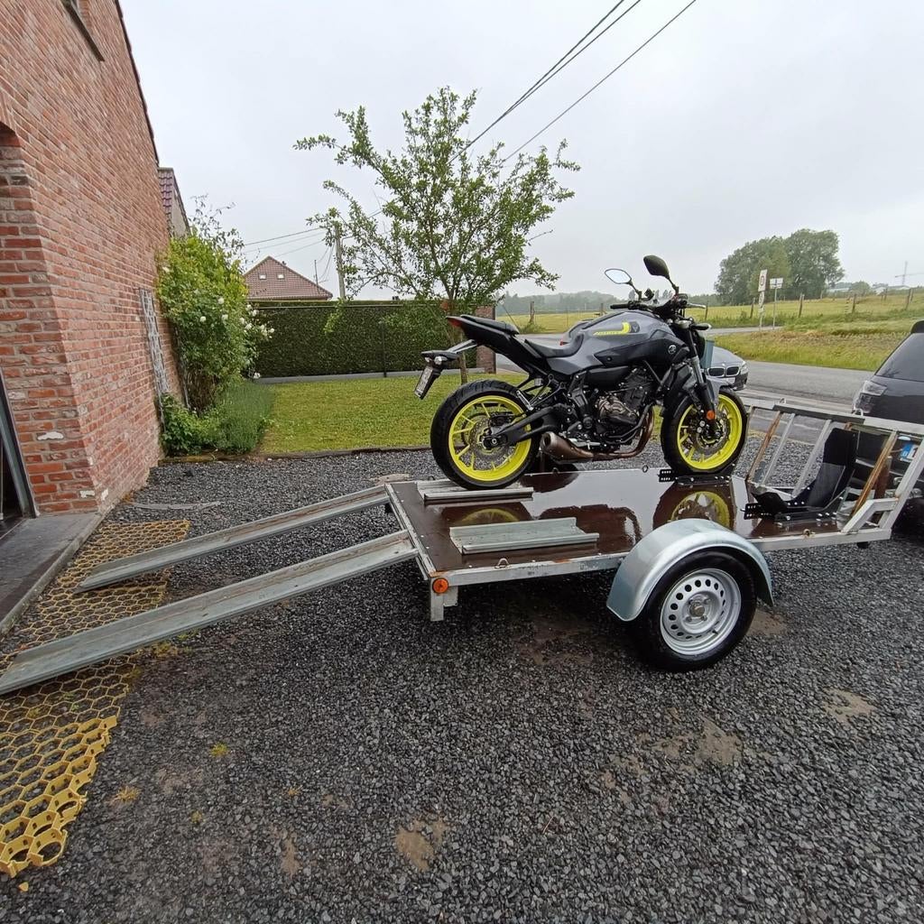 Remorque 2 motos a louer, Enlèvement