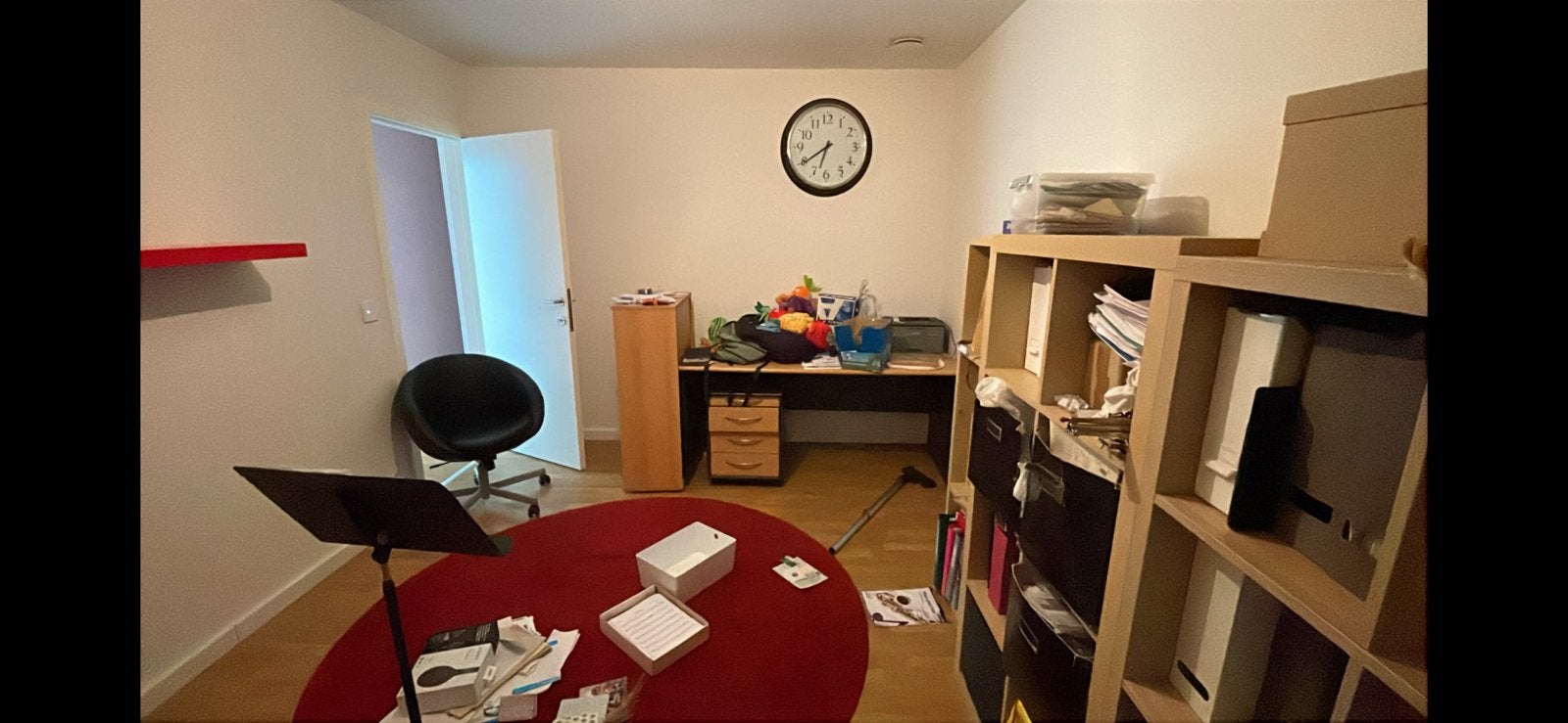 Bureau met ladekast, Ophalen