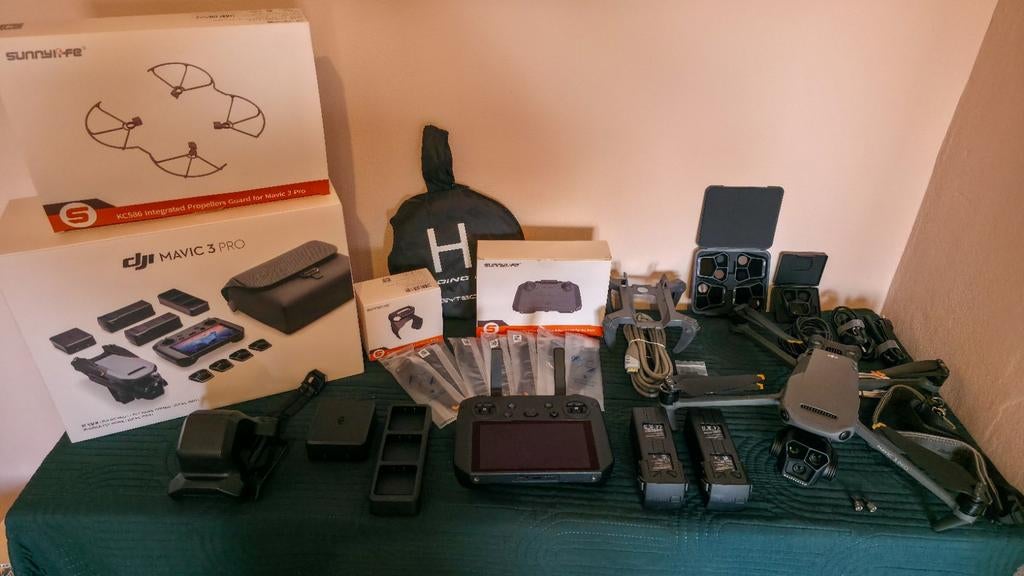 DJI Mavic 3 Pro Fly More Combo uitgebreide set, Audio, Tv en Foto, Drones, Zo goed als nieuw, Professionele drone, Topkwaliteit