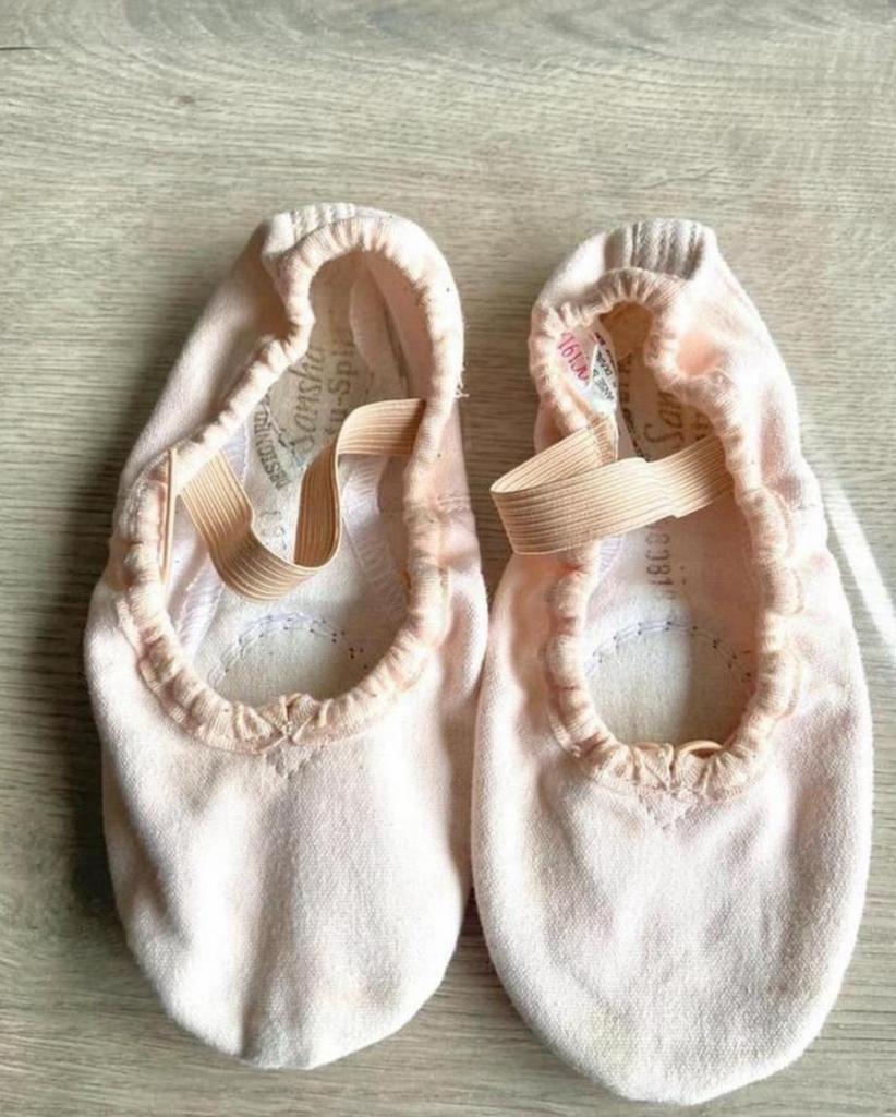 Nieuwe balletschoentjes maat 29, Sport en Fitness, Ballet, Ophalen, Zo goed als nieuw