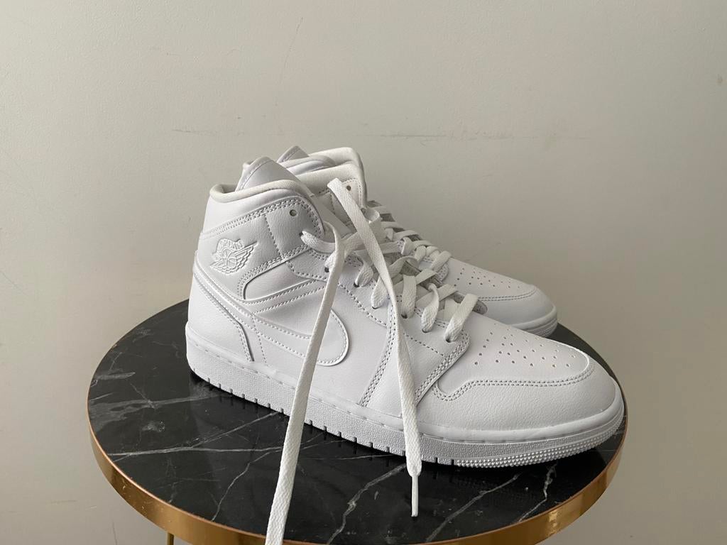 Nike air jordan 1 mid taille 44, Vêtements | Hommes, Chaussures, Neuf, Enlèvement ou Envoi, Blanc, Baskets