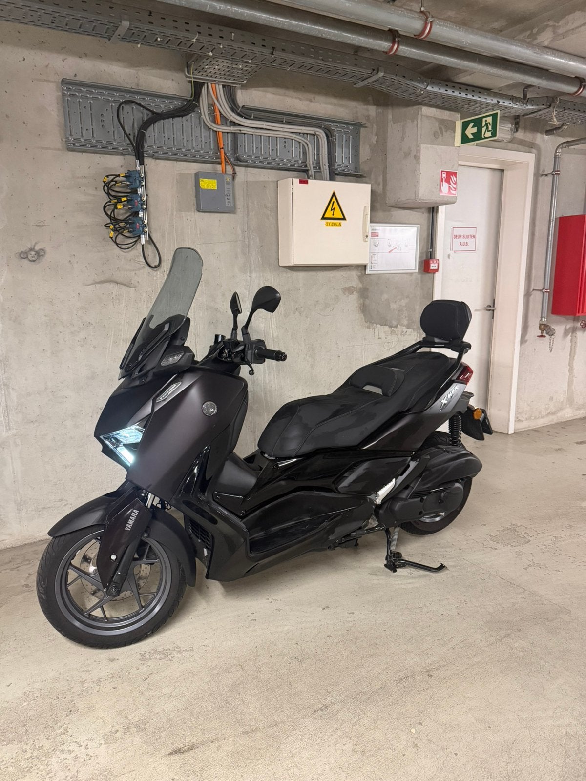 Xmax 125 Tech max 2024, Motos, Scooter, Neuf, Particulier