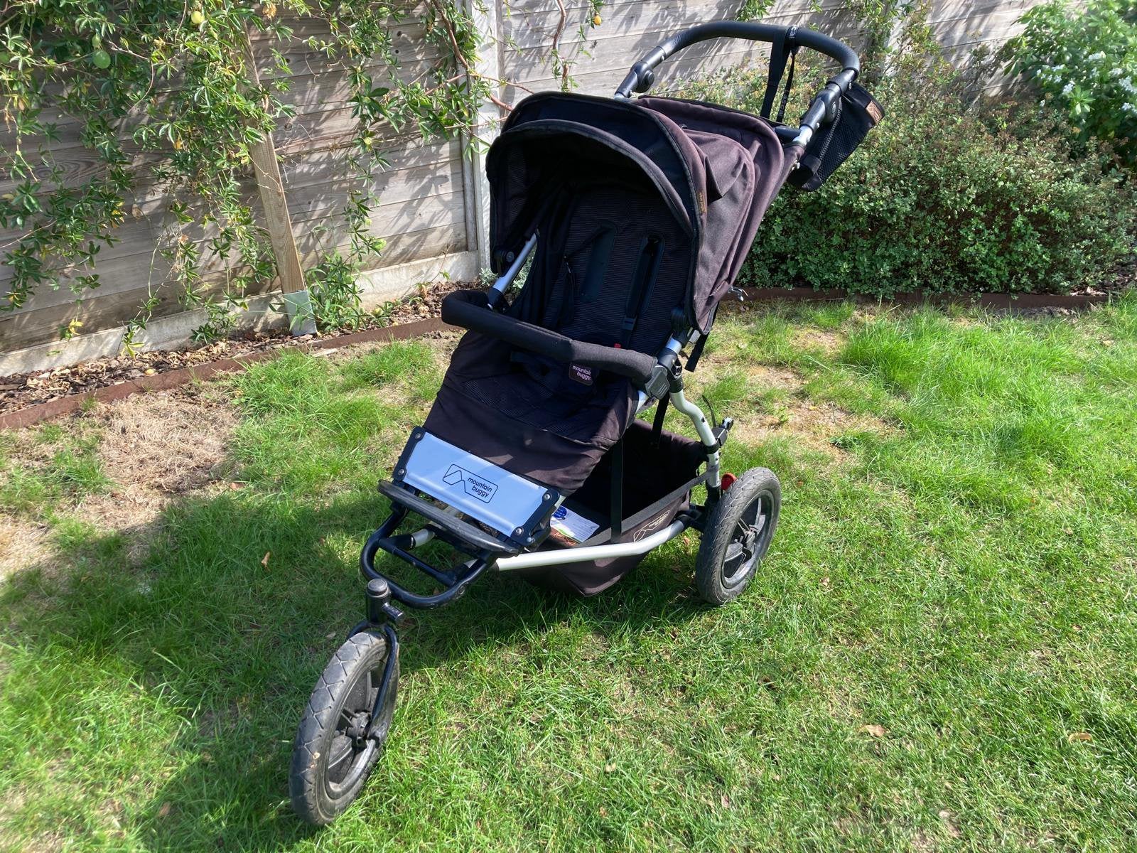 Mountain buggy urban jungle, Enfants & Bébés, Enlèvement, Comme neuf, Ombrelle