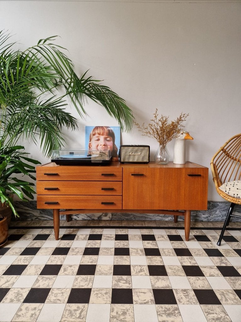 Vintage midcentury dressoir | tv platenspeler meubel | kast, Teck, 25 à 50 cm, Avec tiroir(s), Vintage