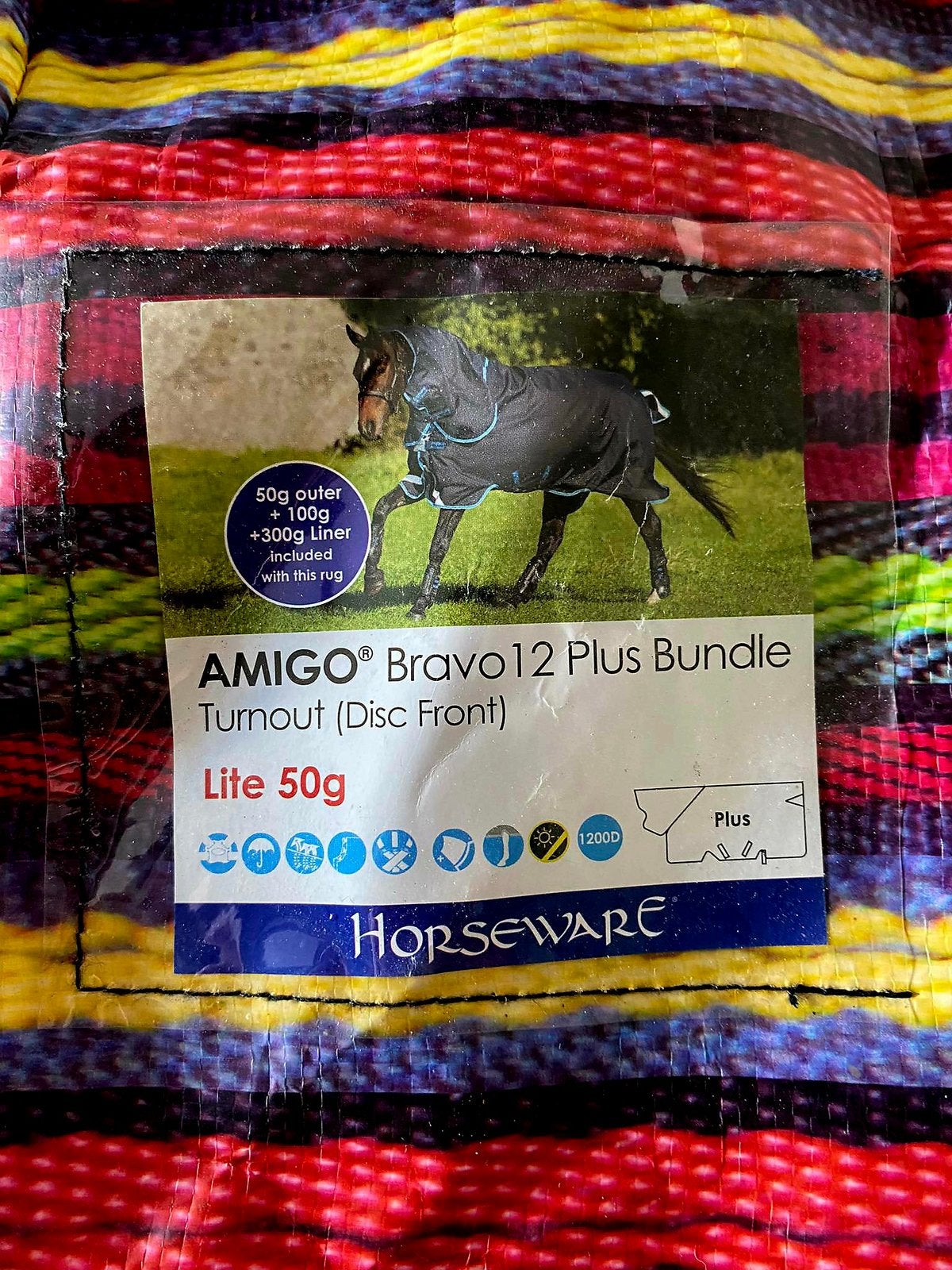 Amigo Bravo 12 plus bundle Turnout (3 dekens+nek), Ophalen, Zo goed als nieuw, Nylon, Amigo
