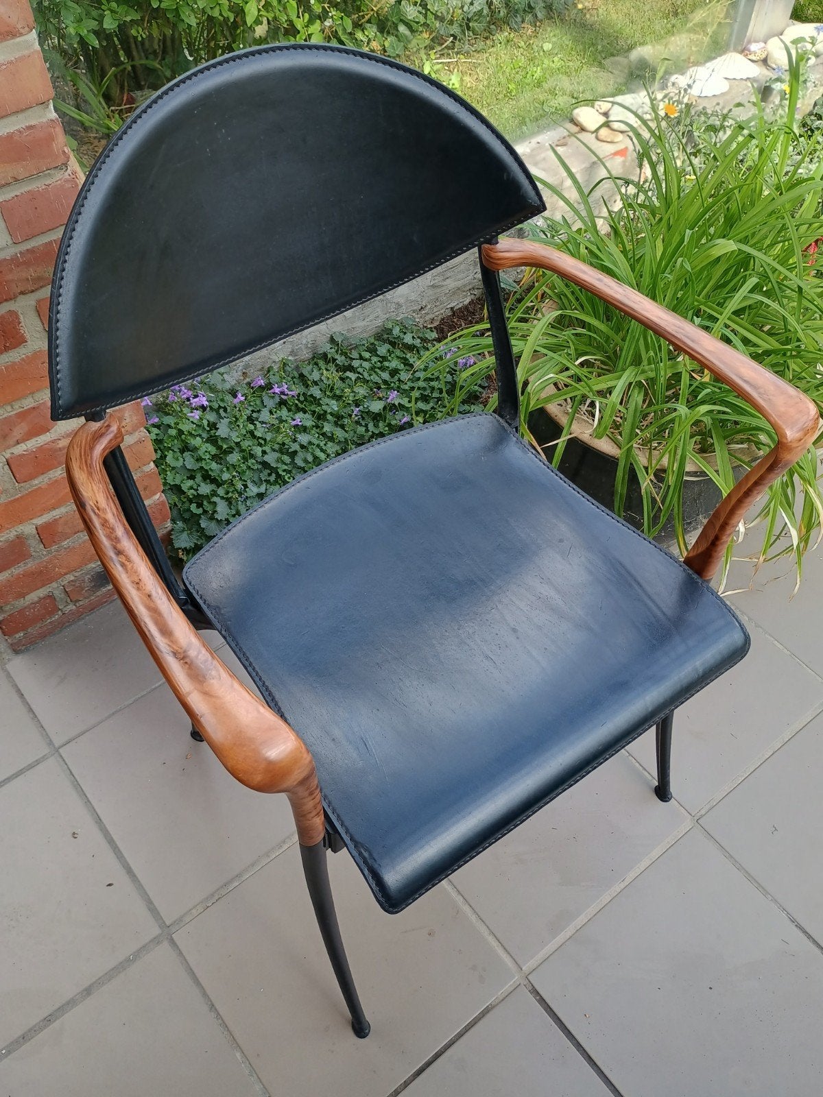 Design : Luigi Origlia Sedia Coro, Enlèvement