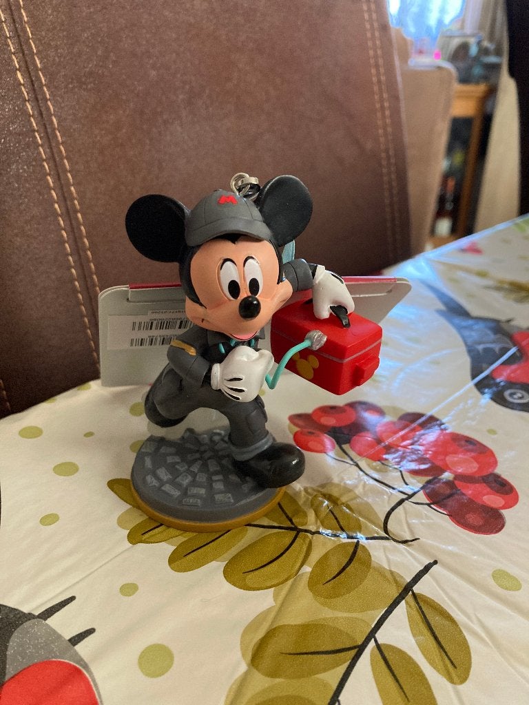 Nieuw Disney ornament - Mickey Mouse EMT ( Ambulance ), Enlèvement ou Envoi, Mickey Mouse, Neuf, Statue ou Figurine