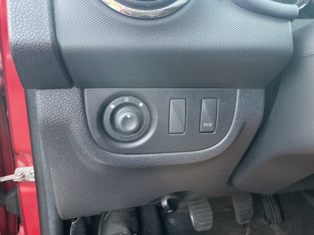 SPIEGEL SCHAKELAAR Dacia Logan MCV II / III / Sandero Wagon, Auto-onderdelen, Dacia, Gebruikt, Renault Deutschland AG, Peter-Huppertz-Straße 5
51063  Köln, DE