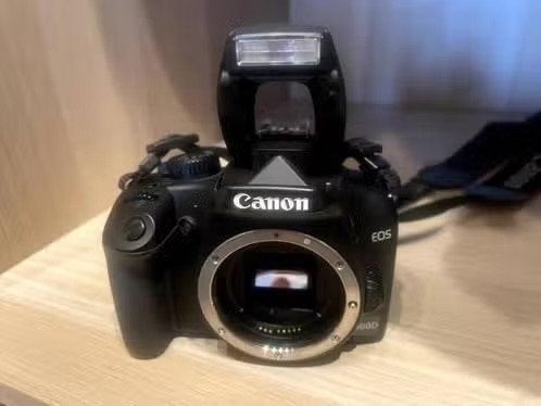 CANON 1000D spiegelreflexcamera (body), Canon, Comme neuf, Enlèvement, Batterie