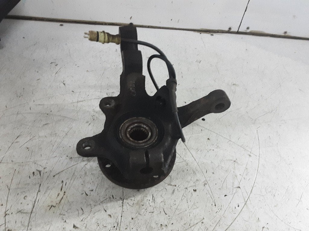 MOYEU DE ROUE AVANT DROIT Renault Clio II Societe (SB), Renault, Mevr. I. Hauben, Utilisé, Rue de l'Espoir 34 34
4030  GRIVEGNÉE, BE