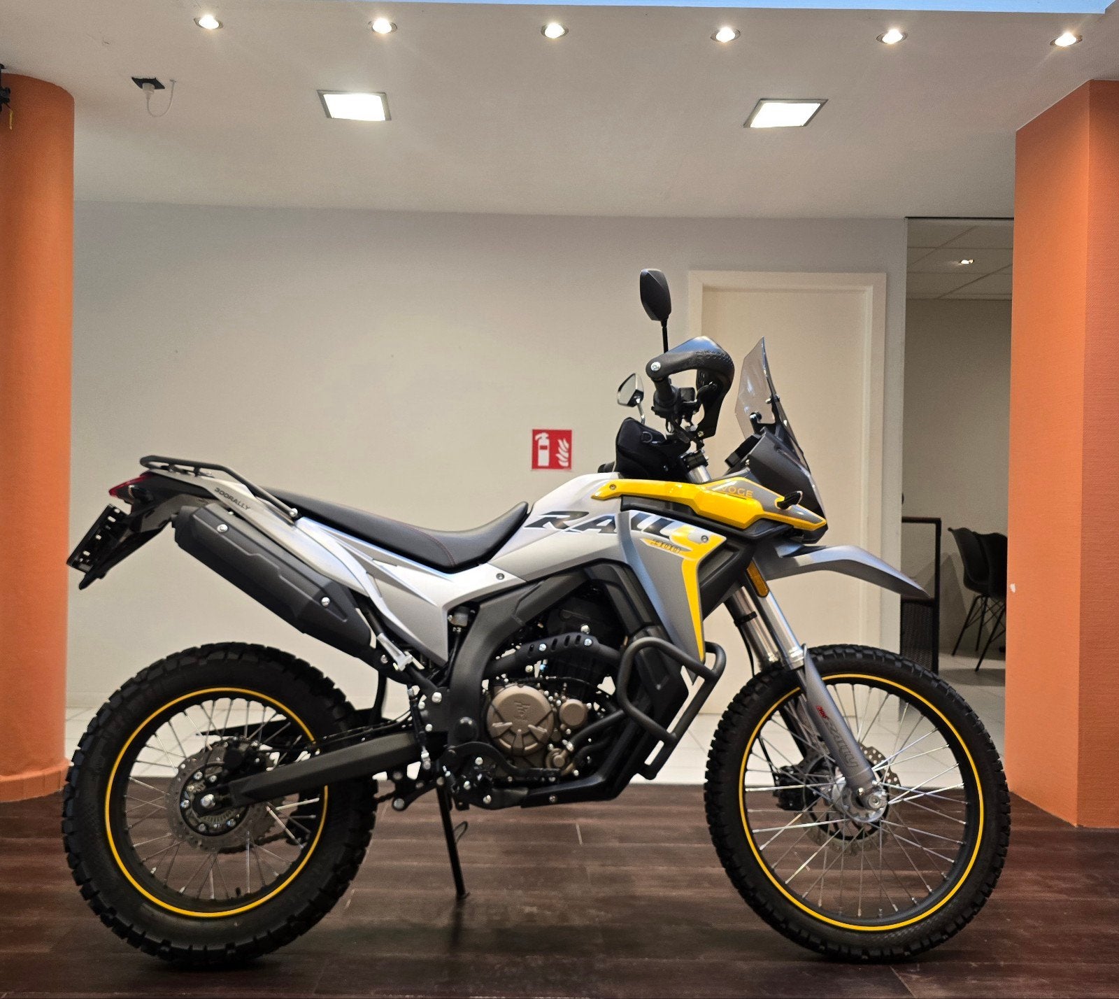 Voge 300 Rally**2025**420km**Garantie, Motoren, 300 cc, Bedrijf, Voge, ABS