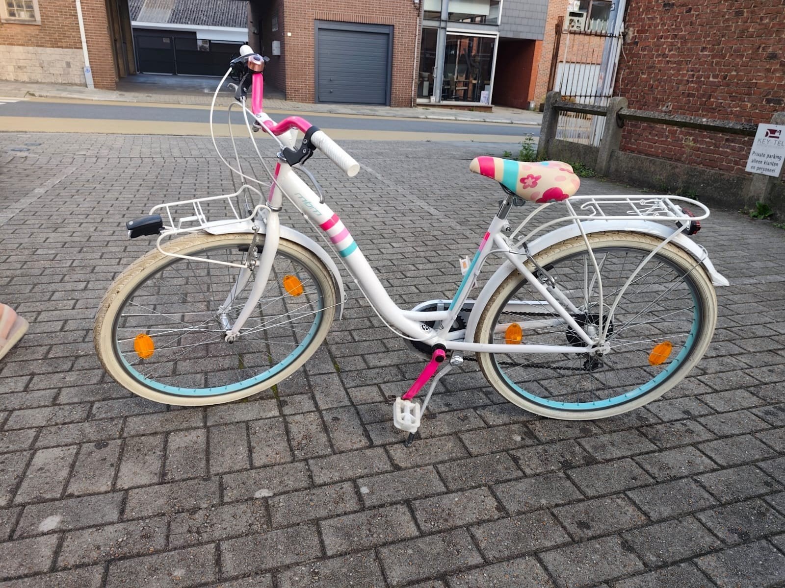 Meisjesfiets 26 inch, nieuw, Velgrem, Zo goed als nieuw, Ophalen, 26 inch of meer