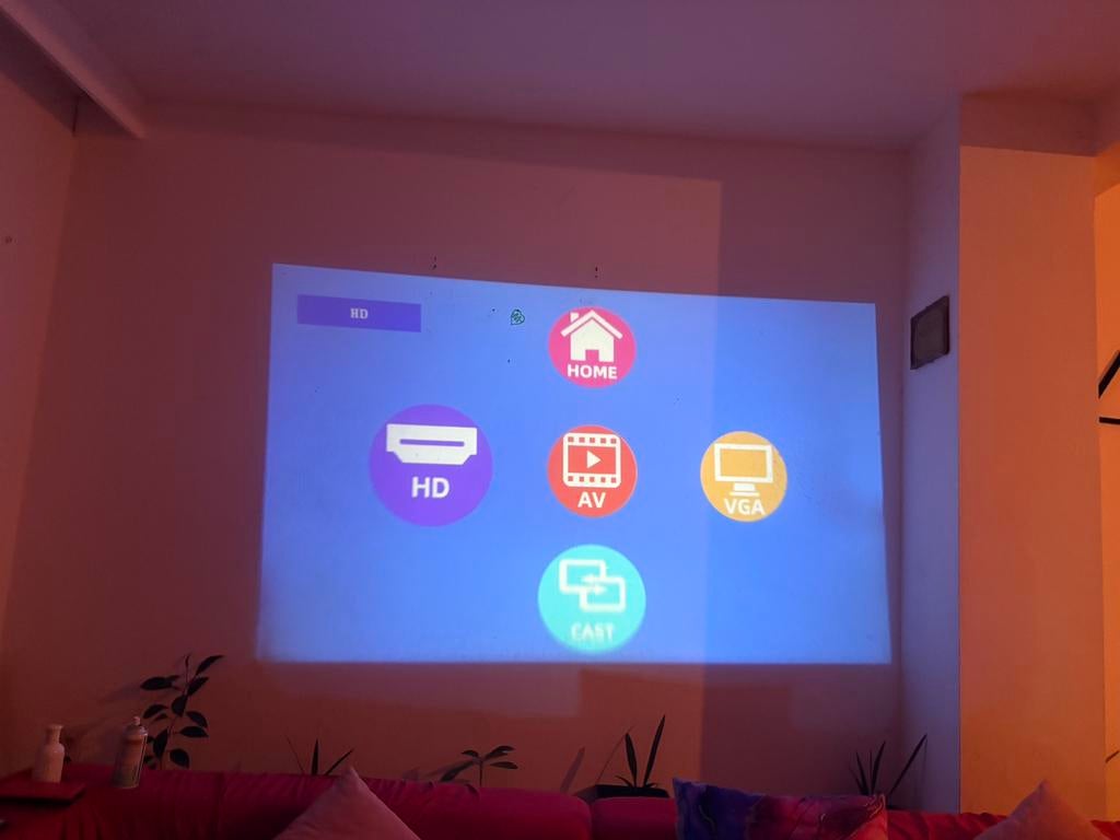 Le projecteur avec wifi fonctionne bien 75€, Enlèvement, Comme neuf