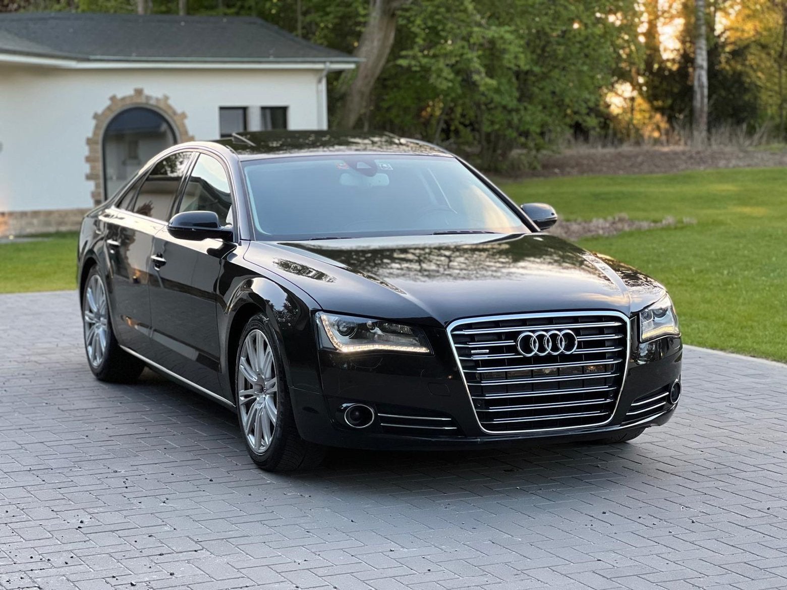 Audi A8 4.2 FSi V8 - QUATTRO - ESSENCE - PRÊT À IMMATRICULÉ, Auto's, Audi, 274 kW, 8 cilinders, 4200 cc, Zwart