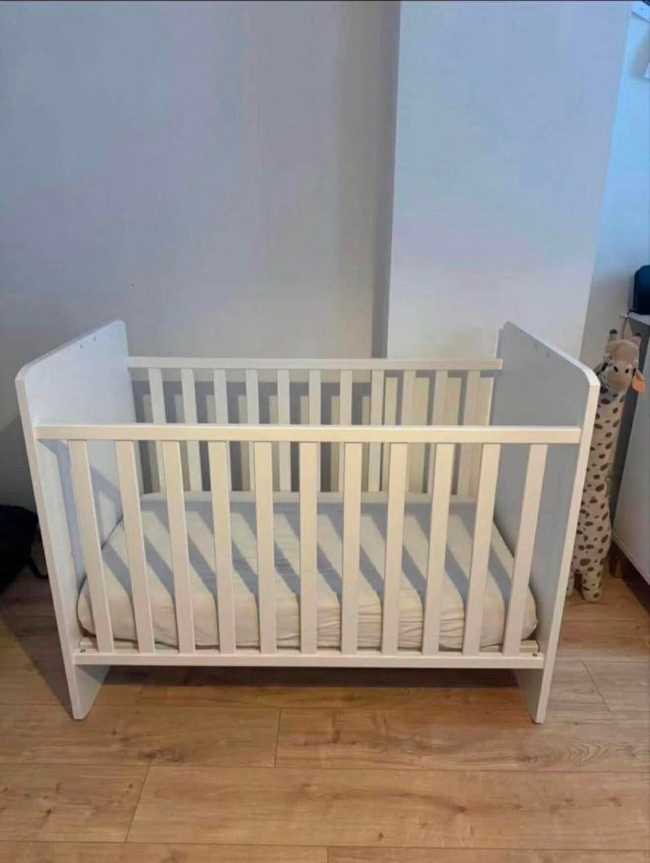 Lit bébé - evolutif, Enfants & Bébés, Enlèvement, Comme neuf