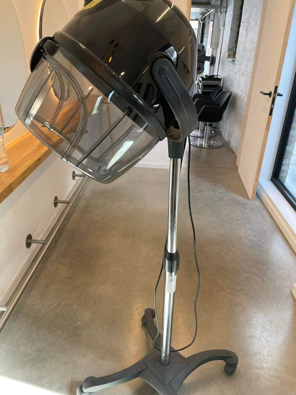 Stoel wastafel en haardroger, Diensten en Vakmensen