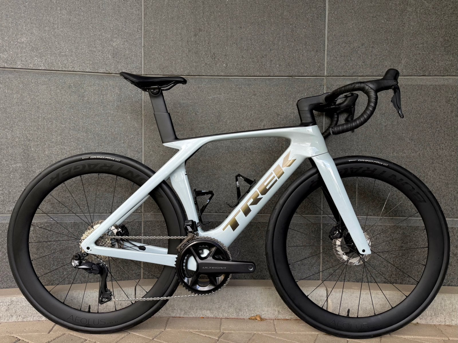 Trek Madone SL7 Gen7 Ultegra Di2 [54cm], Fietsen en Brommers, Ophalen, Carbon