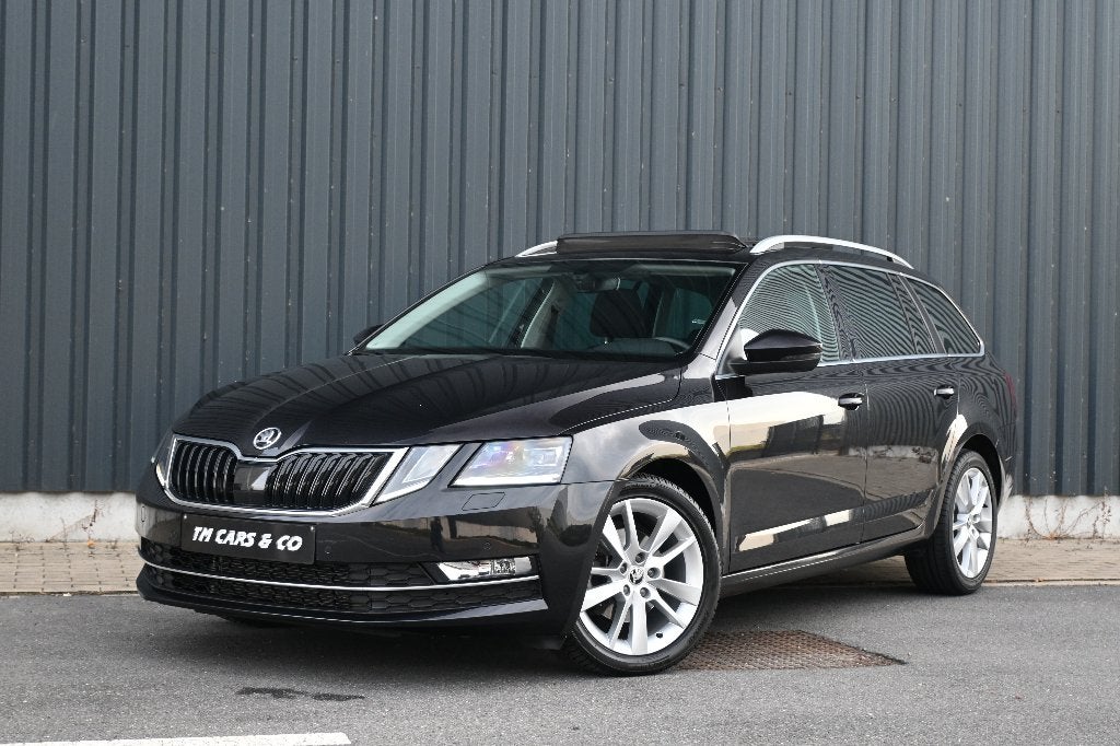 Skoda Octavia 2.0TDI Pano, Acc, Carplay, Keyless, Trekh, Voorwielaandrijving, Stof, 4 cilinders, Zwart