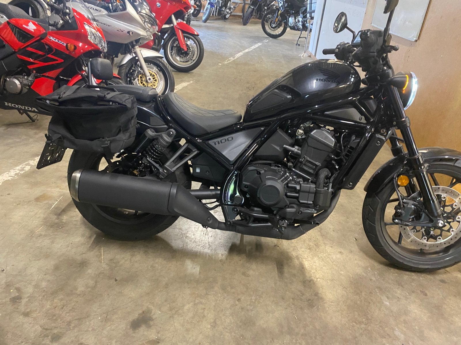 Honda Rebel 1100 cc automatique, Motos, Motos | Honda, Particulier, Automatique