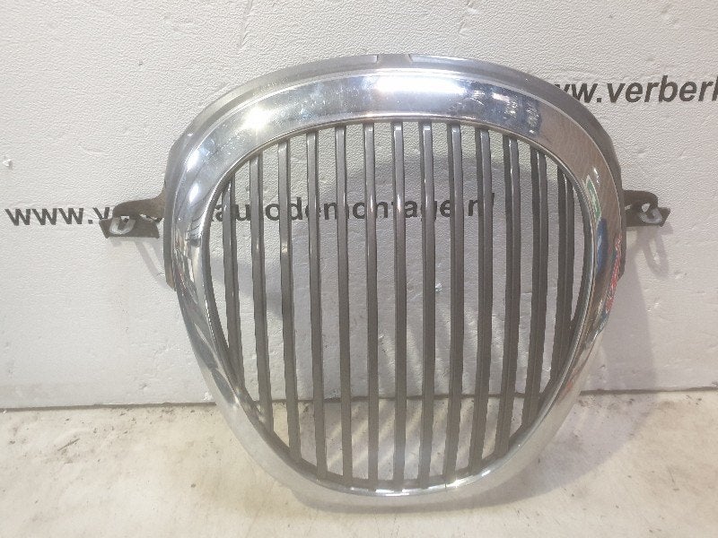 GRILLE Jaguar S-type (X200) (xr83-13a133-aa), Auto-onderdelen, Campus Kronberg 7
61476  Kronberg im Taunus, DE, Gebruikt, Jaguar