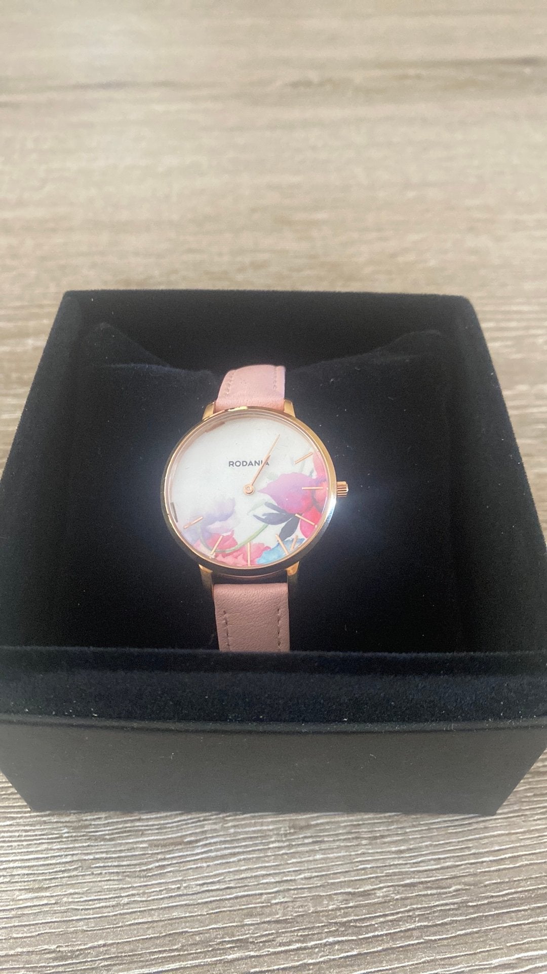 Klassieke en tijdloze rodania horloge, Ophalen, Zo goed als nieuw, Polshorloge