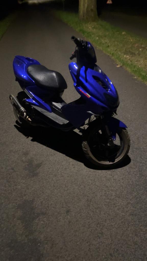 Yamaha aerox 50cc, Fietsen en Brommers, Scooters | Yamaha, Zo goed als nieuw, Aerox, Ophalen