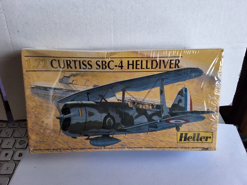 Avion Curtiss SBC-4 Helldiver, Hobby & Loisirs créatifs, Enlèvement ou Envoi, Comme neuf, 1:72 à 1:144, Heller