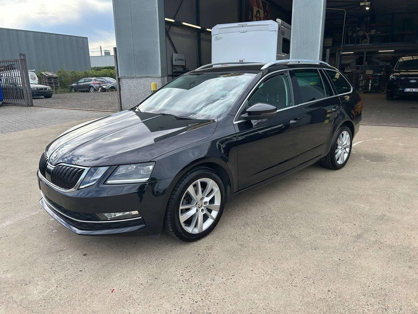 Skoda Octavia Octavia SW 1.0 TSI virtuele cocpit zie foto's, Auto's, Gebruikt, Zwart, 5 deurs, 3 cilinders