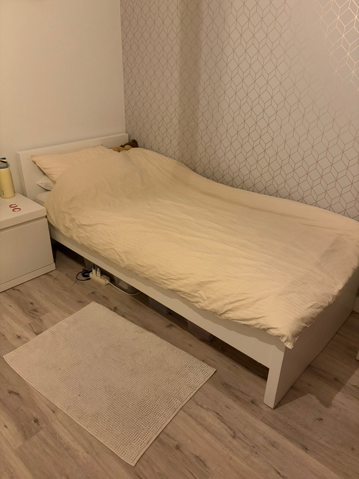 Lit simple blanc, Maison & Meubles, Chambre à coucher | Lits, Comme neuf, 210 cm, Blanc, Enlèvement