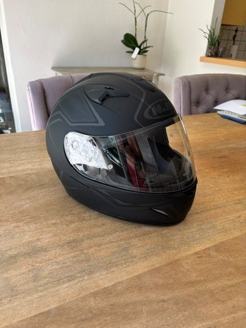 Zwarte motorhelm XXL met gratis handschoenen, Motoren, Ophalen, HJC, Nieuw zonder kaartje, XXL