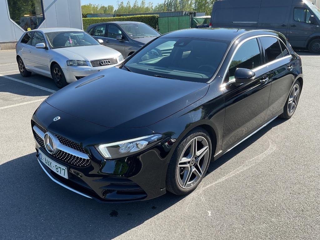 Mercedes-Benz A180 AMG Line camera autom., Auto's, Mercedes-Benz, Stof, 4 cilinders, Automatische klimaatregeling, Zwart