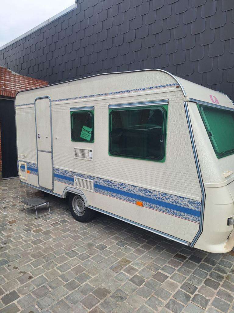 Adria 390 caravan  met voortent, Standaardzit, 750 - 1000 kg, Particulier, Adria