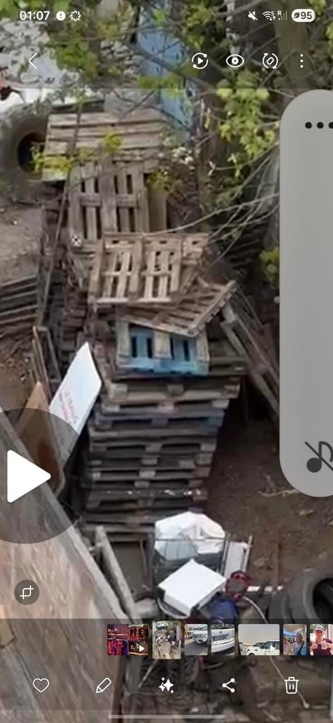 Palettes diverses à donner, Enlèvement